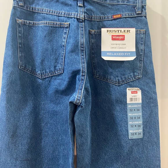 Wrangler Jeans heren Klassieke Relaxed Fit Jean,Gebleekte Denim Flex,35W / 30L
